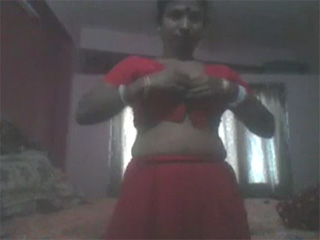 Gallery 1008 Super hot mumbai bhabhi opening her red