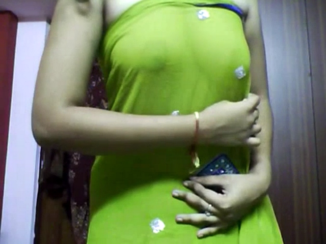 Gallery 1145. Excited indian aunty in green sari getting naked